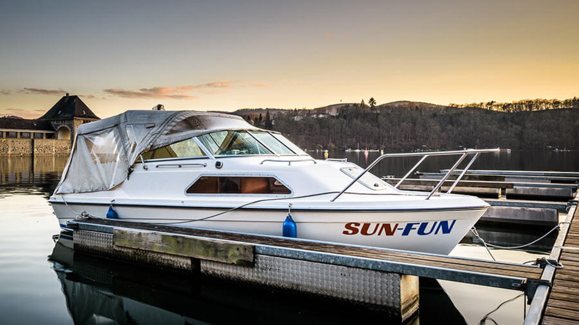 Mit Sun-Fun am Edersee eine Yacht oder ein Boot fahren, und den Edersee hautnah erleben!